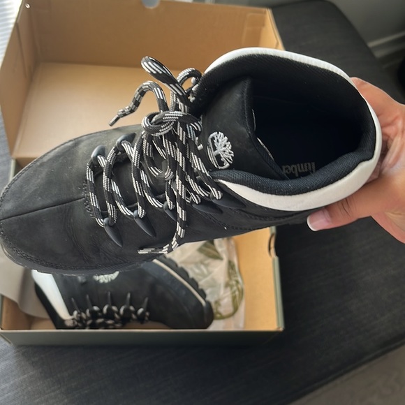 *SOLD* Size 7 black Timberlands, women’s - Picture 3 of 8